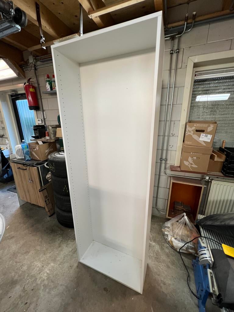 Witte Kasten met planken en schuifdeuren, Huis en Inrichting, Kasten | Kledingkasten, Ophalen, Met plank(en), Gebruikt, 200 cm of meer