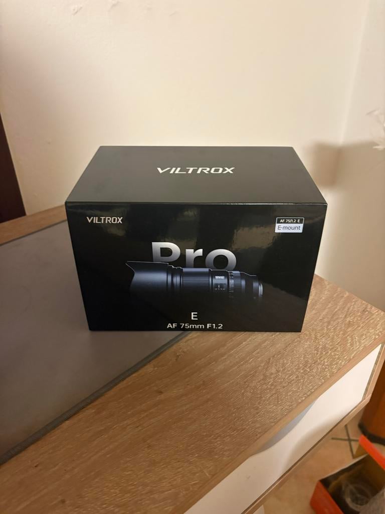 Viltrox AF 75mm F1.2 E-mount lens - Zo goed als nieuw!, Ophalen, Zo goed als nieuw, Standaardlens