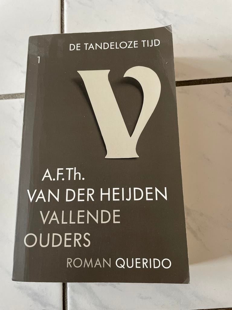 A.F.Th. Van der Heijden - Vallende Ouders (Goede Staat), Ophalen of Verzenden, Gelezen, Nederland