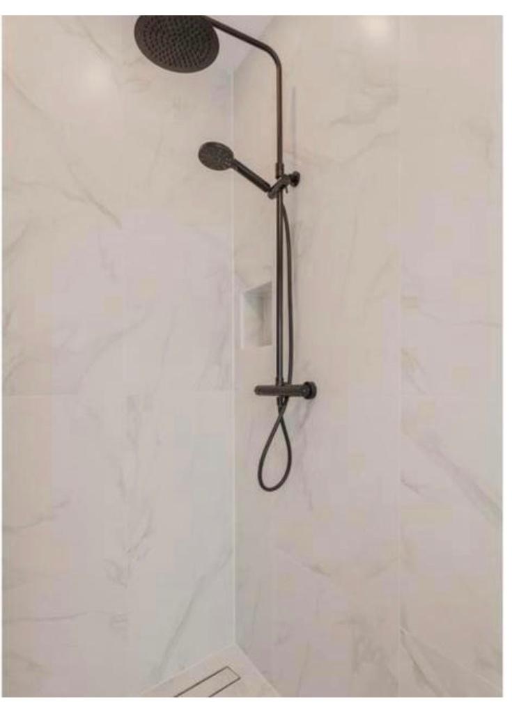 Wit marmer look tegels badkamer, Ophalen, 60 cm of meer, Nieuw, Minder dan 5 m²