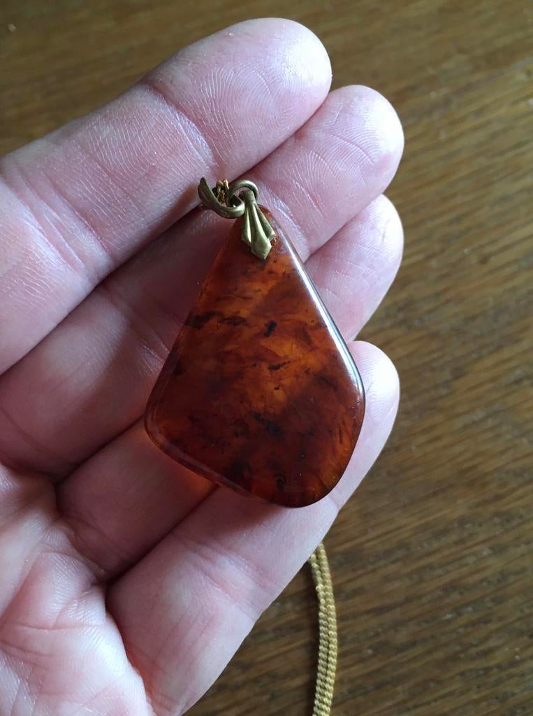 Grote Barnsteen hanger met double ketting, Ophalen of Verzenden, Overige materialen, Ketting