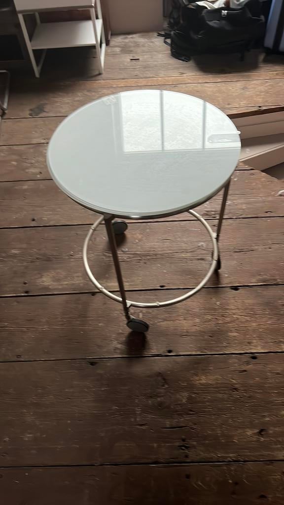 Tafeltje op wielen, Huis en Inrichting, Tafels | Bijzettafels, 45 tot 60 cm, Minder dan 55 cm, Gebruikt, Rond