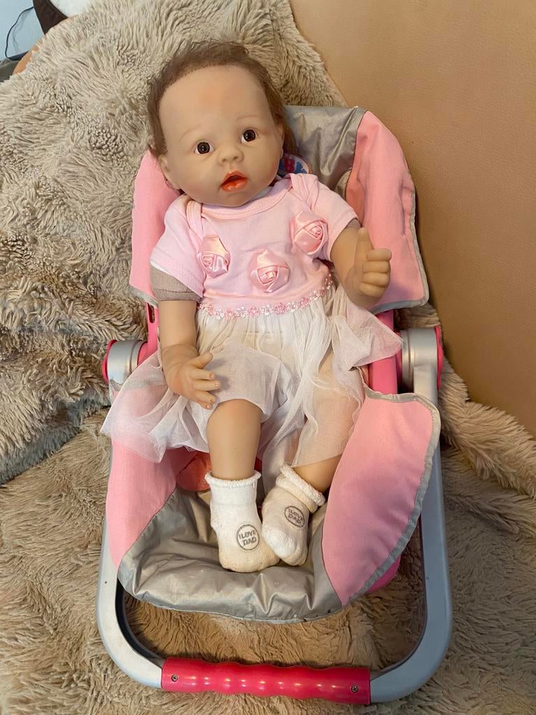 ZGAN MET STOFFEN LIJFJE, Kinderen en Baby's, Speelgoed | Poppen, Ophalen of Verzenden, Zo goed als nieuw, Babypop