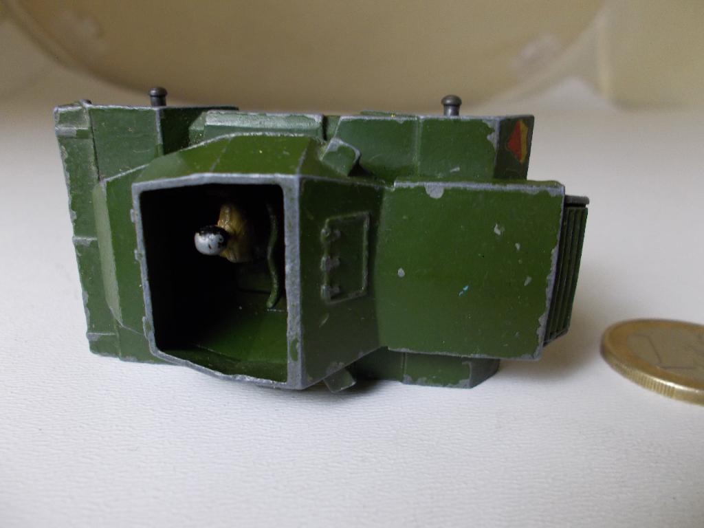 1954 Dinky Toys 673 SCOUT CAR + DRIVER! (-D-), Ophalen of Verzenden, Gebruikt, Auto, Dinky Toys