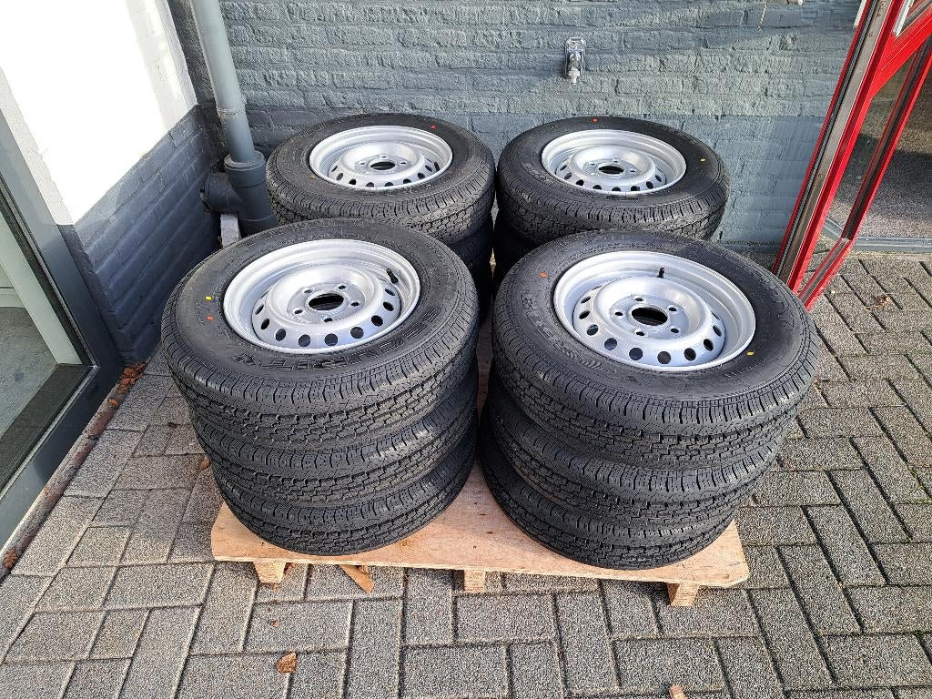 Aanhanger banden /wielen 165ER13C 96/94  Kompleet € 90,-p/st, Auto diversen, Aanhangwagen-onderdelen, Ophalen, Nieuw