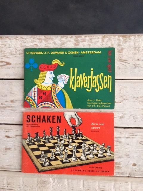 ANTIEK boekje "Schaken"  (klaverjassen verkocht), Boeken, Ophalen of Verzenden, Zo goed als nieuw, Slavekoorde, Denksport