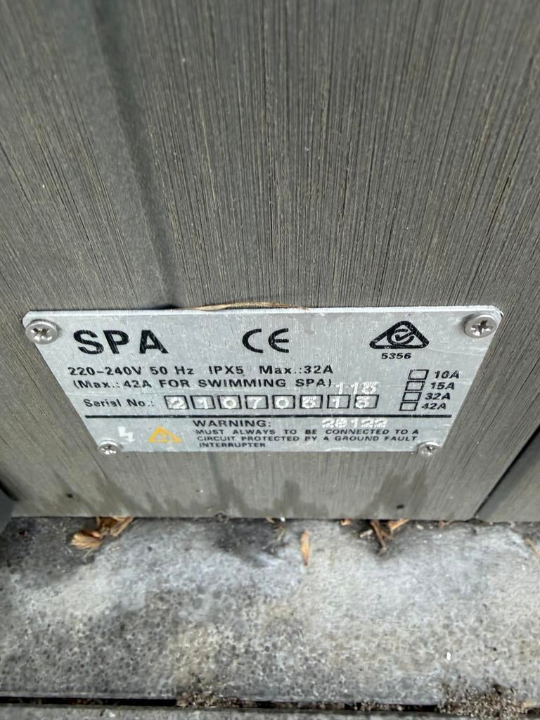 Pure Spa bubbelbad 4 personen 200 x 200, Ophalen, Gebruikt, Afdekzeil, Vast