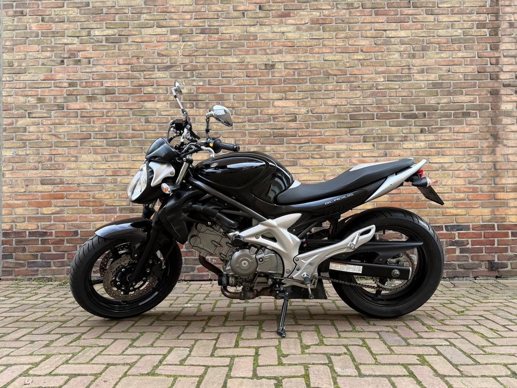 Suzuki Gladius SFV650, Lage km, Rijklaar, Zeer nette staat, Motoren, Motoren | Suzuki, Particulier, 2 cilinders, Meer dan 35 kW