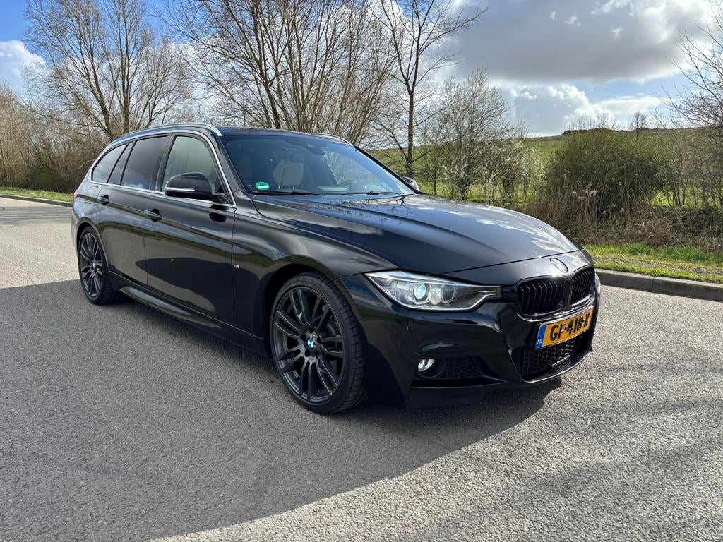 BMW 3-Serie 330D Touring AUT 2013 Individual High Executive, Auto's, Automaat, Achterwielaandrijving, 1800 kg, 2993 cc