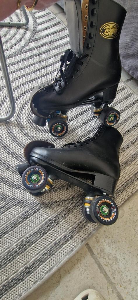 Zwarte rolschaatsen maat 40, Kinderen en Baby's, Speelgoed | Buiten | Rolschaatsen, Ophalen of Verzenden, Gebruikt, Dames