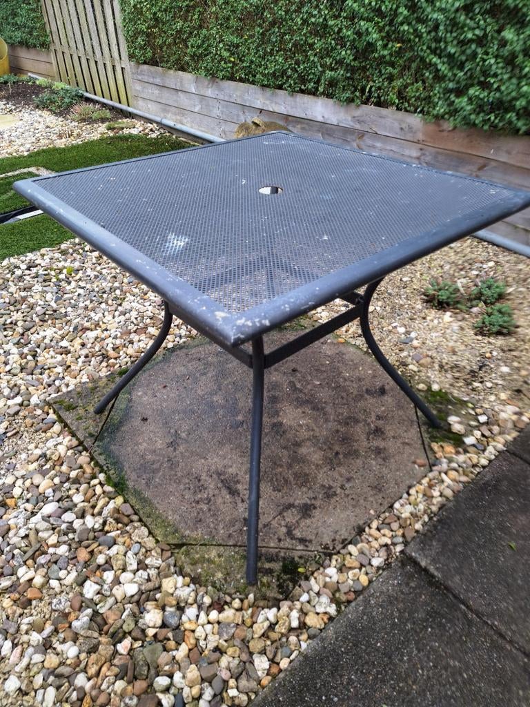 Tuintafel ijzer., Tuin en Terras, Tuintafels, Ophalen, Gebruikt, Vierkant, Metaal