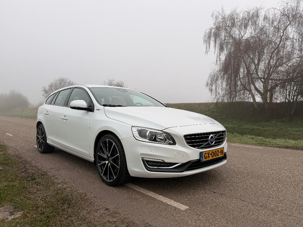 Volvo V60 D5 Twin Engine 231pk Geartronic AWD Plug In Hybrid, Automaat, 1800 kg, Vierwielaandrijving, 1880 kg