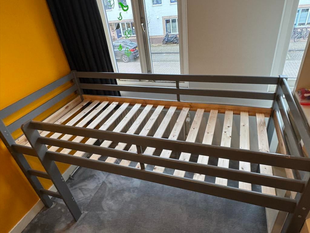 Halfhoogslaper grijs, Kinderen en Baby's, Kinderkamer | Stapelbedden en Hoogslapers, Ophalen, Gebruikt, Halfhoogslaper