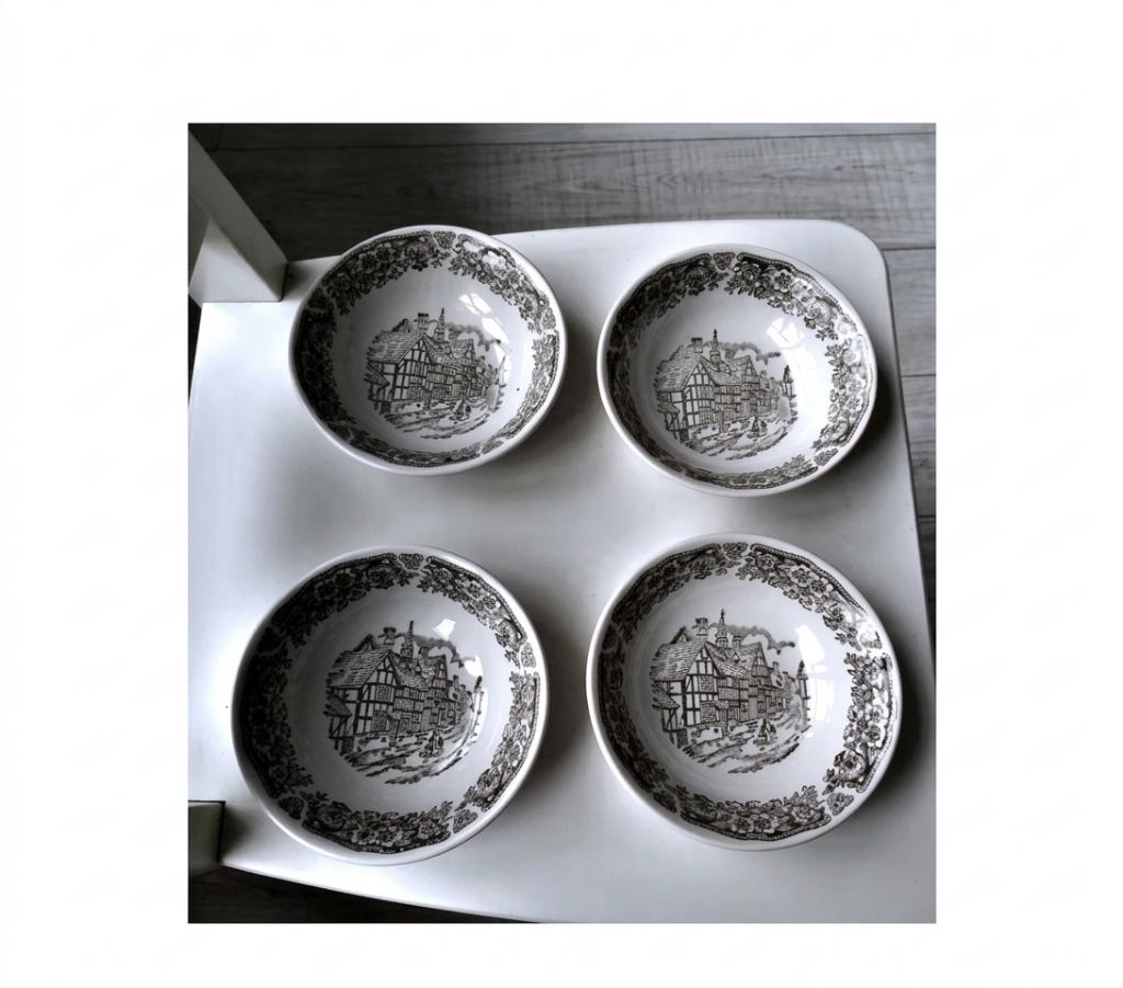 4 vintage porselein dessert bowls-broadhurst tudor village, Antiek en Kunst, Ophalen of Verzenden