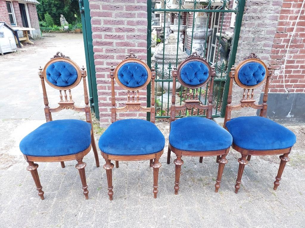 Set van 4 Louis Seize medaillonstoelen, blauwe velours., Ophalen
