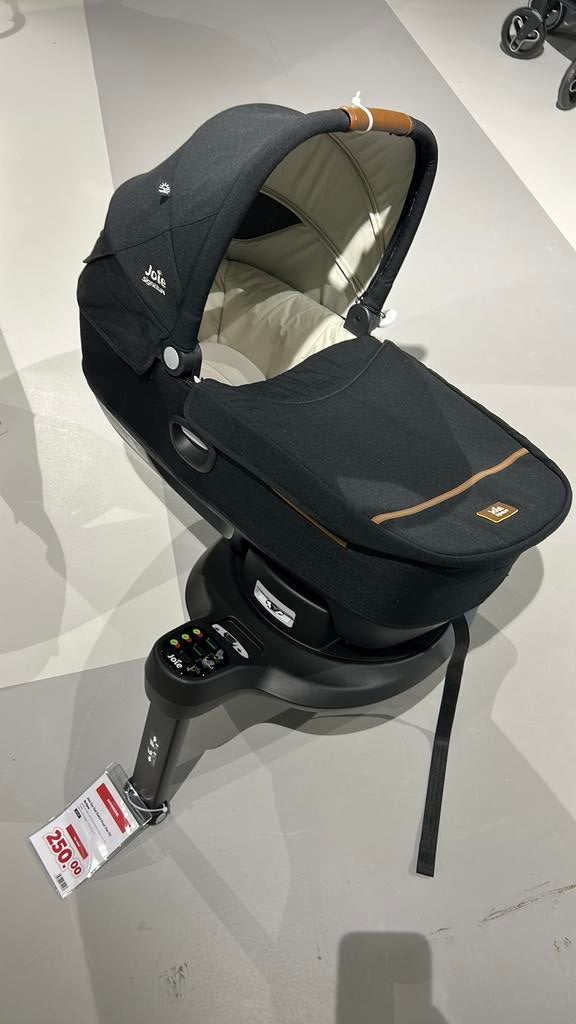Showmodel Joie car cot calmi eclipse incl isofixbase, Slaapstand, Zo goed als nieuw, Isofix, Ophalen
