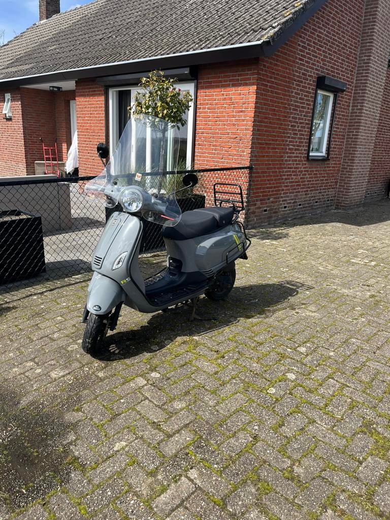 Riva scooter, Fietsen en Brommers, Gebruikt, Benzine, Ophalen, Overige merken