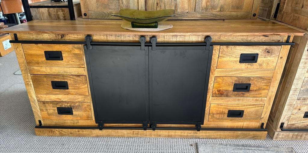 Dressoir Lotte, Met deur(en), Kringloopehb41@hotmail.com, Dressoir, 7553 JE