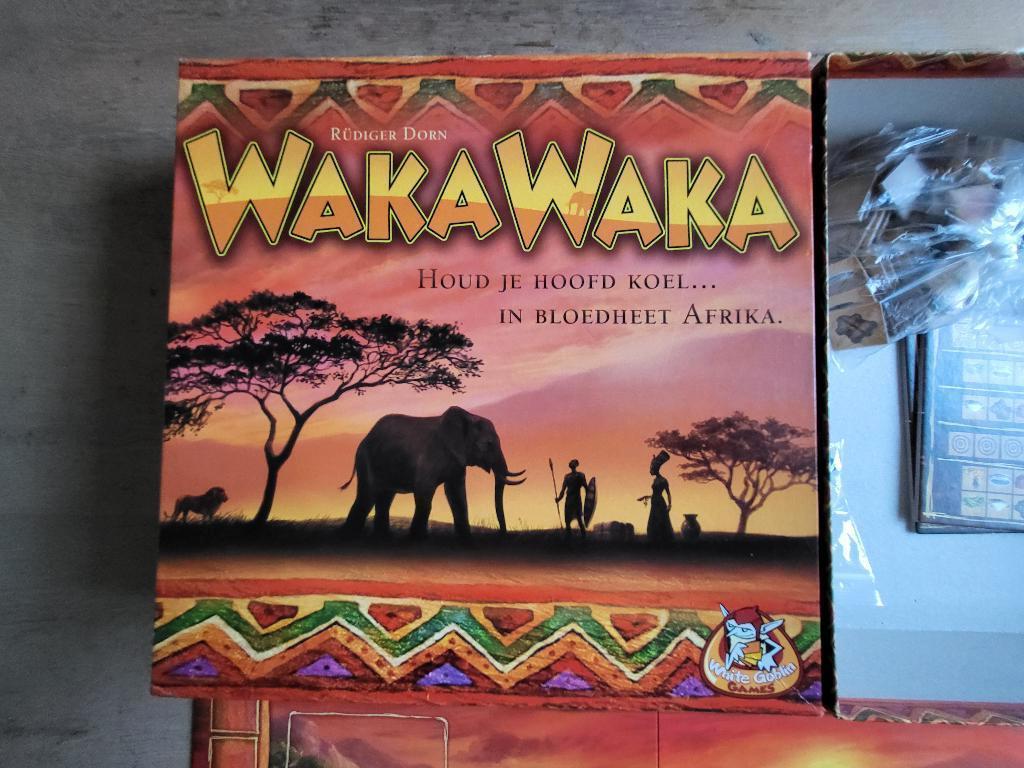 spel Waka waka - Houd je hoofd koel in bloedheet Afrika, Een of twee spelers, Ophalen of Verzenden, Zo goed als nieuw