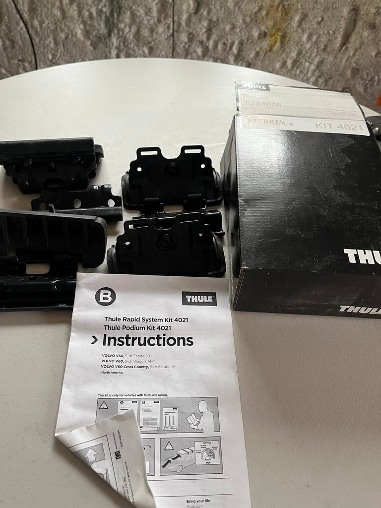 Thule Rapid System Kit 4021 voor Volvo V60, Ophalen, Zo goed als nieuw