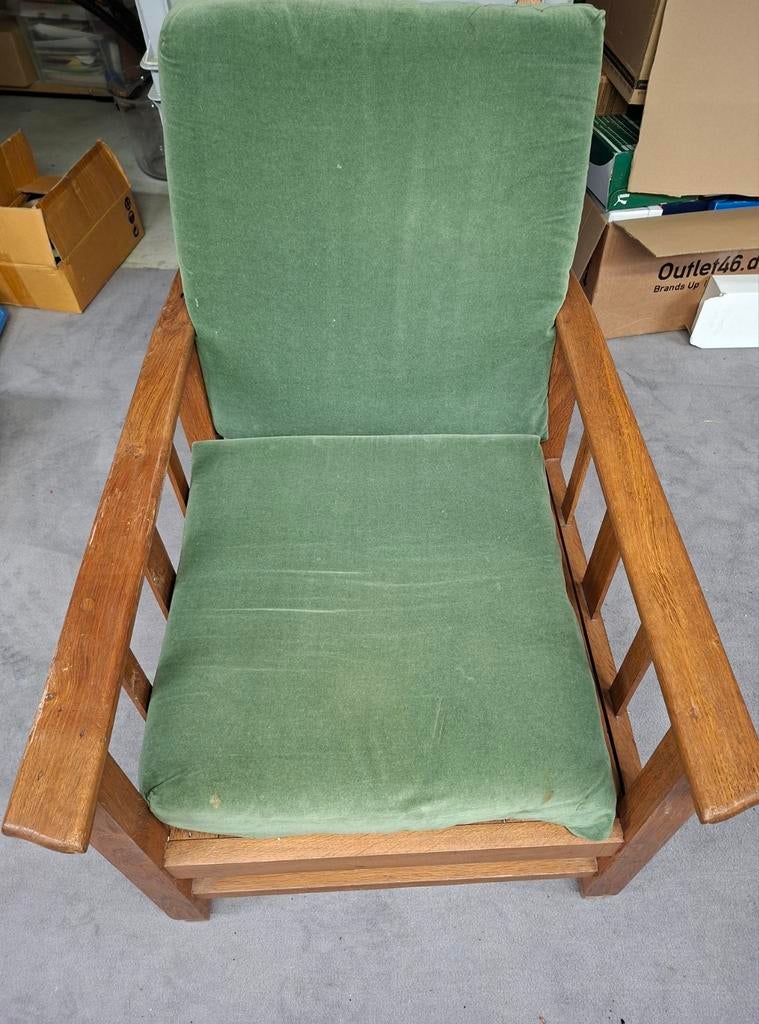 Oude rookstoel met groene kussens - restauratieproject, Antiek en Kunst, Antiek | Meubels | Stoelen en Banken, Ophalen