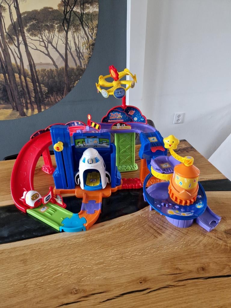 VTech Toet Toet Auto's set Ruimtestation compleet, Kinderen en Baby's, Speelgoed | Vtech, Ophalen of Verzenden, Zo goed als nieuw