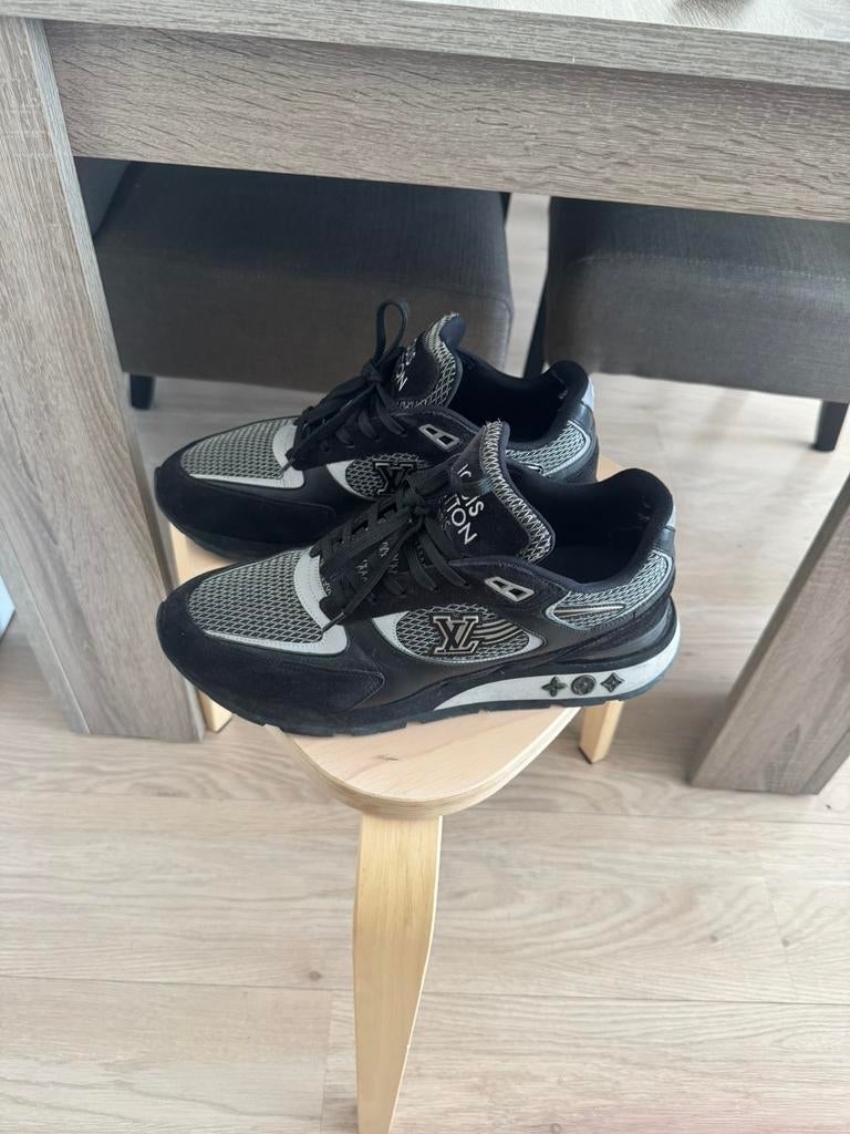 Louis Vuitton sneakers origineel, Ophalen of Verzenden, Zo goed als nieuw, Zwart