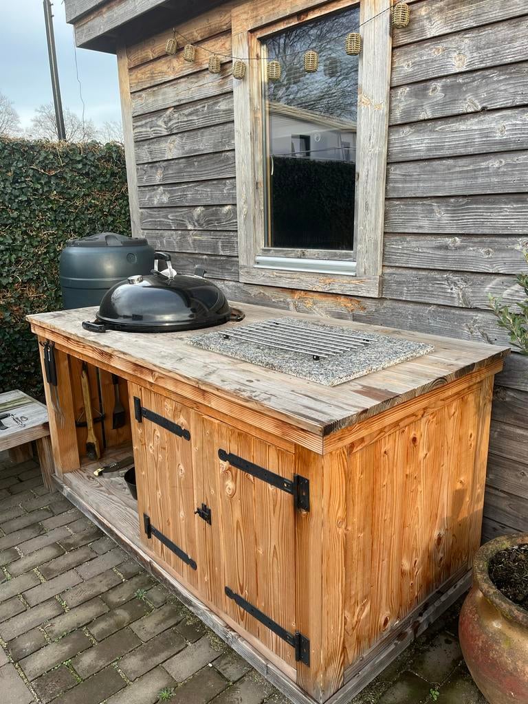 Houten buitenkeuken met ingebouwde BBQ, Ophalen, Gebruikt, Houtskool, Vrijstaand
