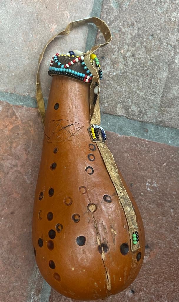 Afrikaanse beschadigde Kalebas Kenia 21 cm, Antiek en Kunst, Kunst | Niet-Westerse kunst, Ophalen of Verzenden