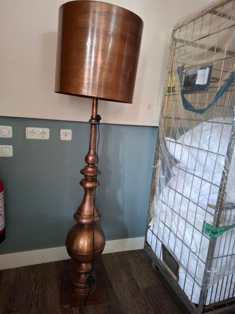 Bronzen staande lamp, Huis en Inrichting, Lampen | Vloerlampen, Ophalen of Verzenden, Gebruikt, Overige materialen, 150 tot 200 cm