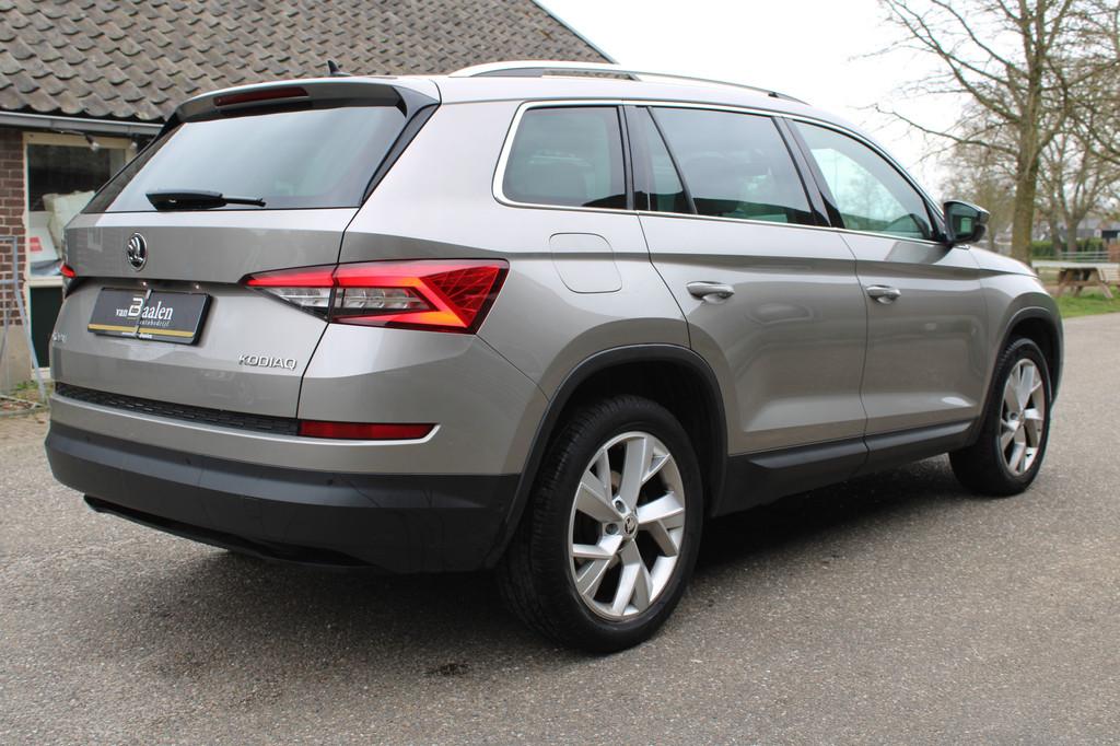 Skoda Kodiaq 1.4 TSI Style Business NAVI LED 360 TREKHAAK 15, Voorwielaandrijving, Gebruikt, 4 cilinders, 150 pk