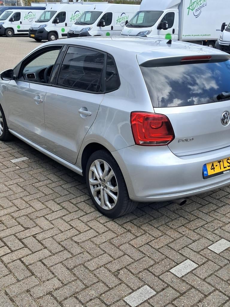 Volkswagen Polo 1.2 TSI 66KW 2014 Grijs, Voorwielaandrijving, 40 €/maand, Zwart, 4 cilinders