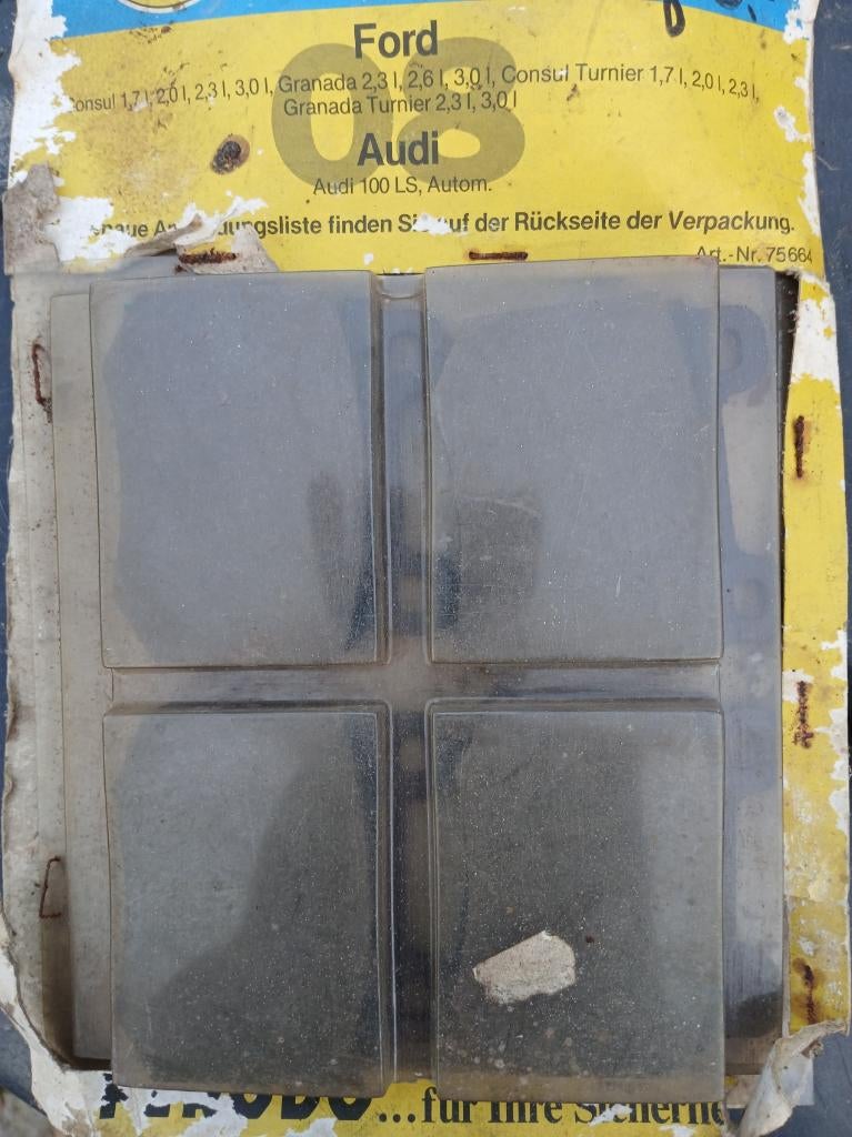 T.K. een set hagelnieuwe remblokjes voor een ford taunus, Ophalen of Verzenden, Nieuw, Ford