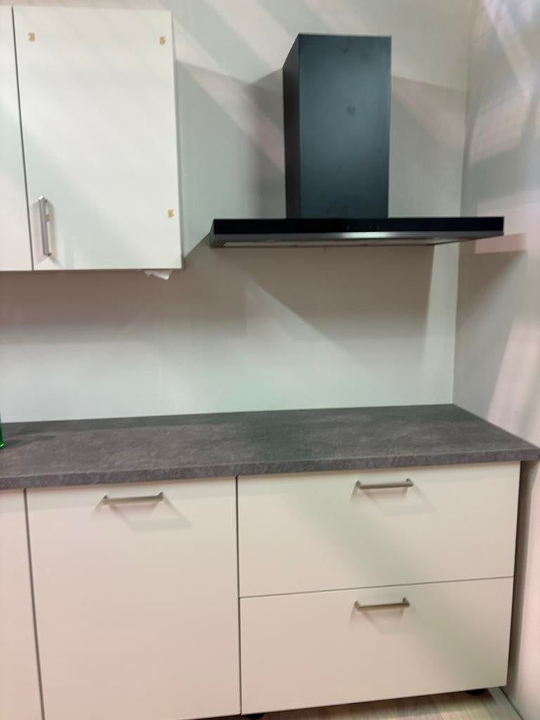 Showroom model Moderne Keuken, Huis en Inrichting, Keuken | Complete keukens, Ophalen, Overige materialen, Wit, Enkelwandige keuken