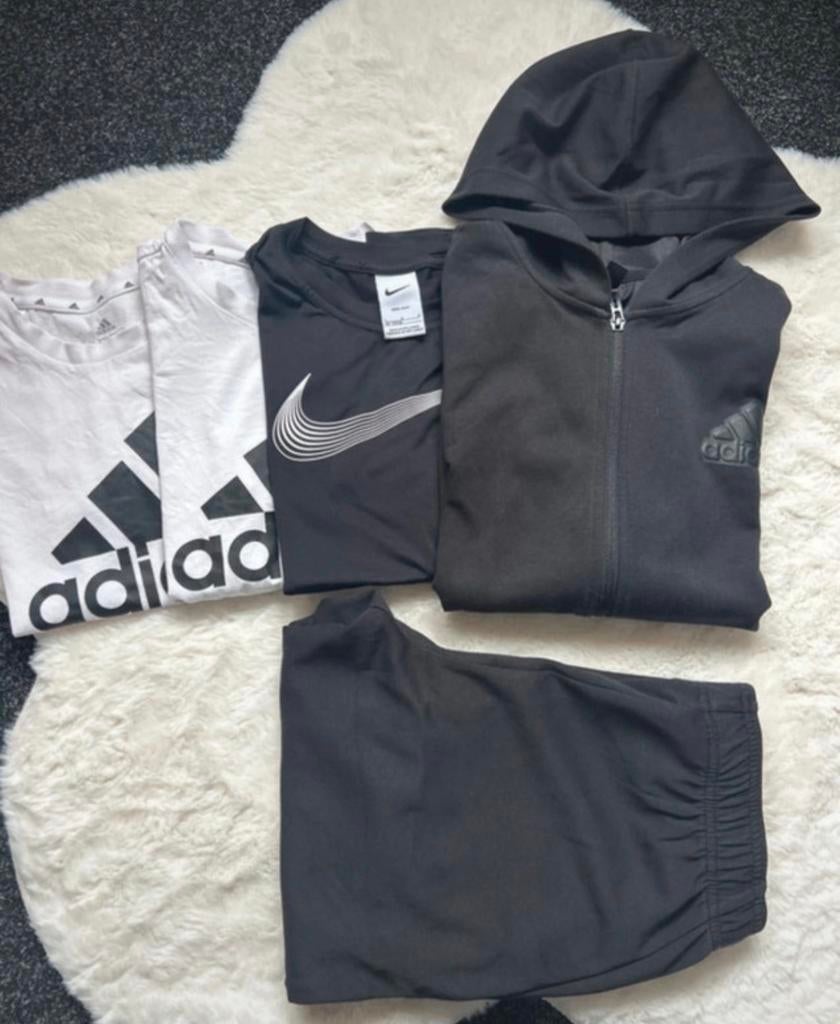 Adidas trainingspak en shirts set + Nike shirt  maat 152, Ophalen of Verzenden, Gebruikt, Maat 152
