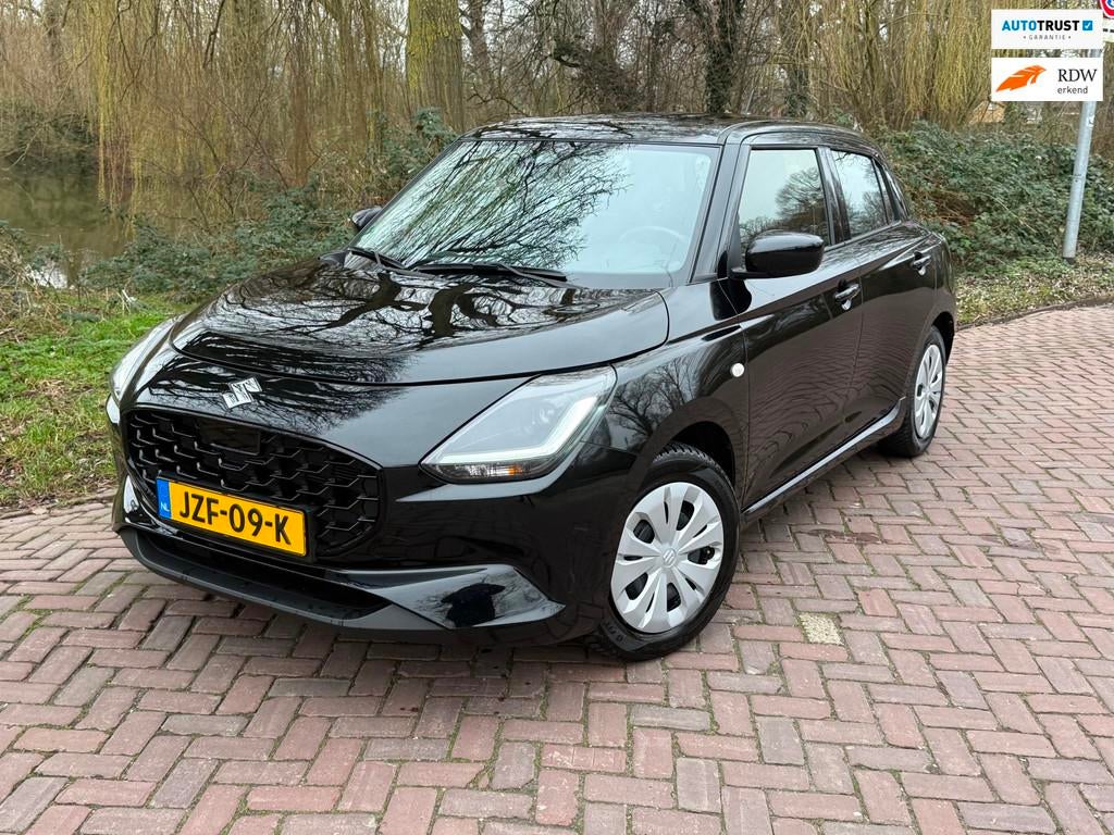 Suzuki SWIFT 1.2 Comfort Smart Hybrid 6 X Suzuki SWIFT 1Eig., Voorwielaandrijving, 83 pk, 894 kg, 400 kg