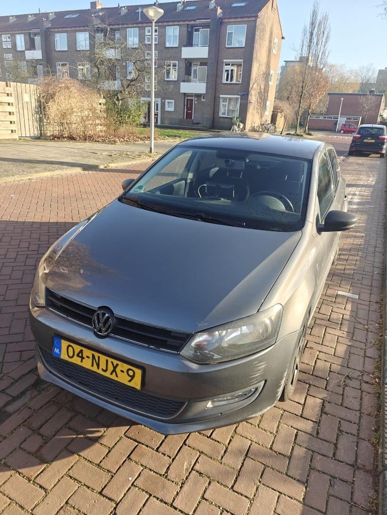 Volkswagen Polo 1.2 TDI 55KW BM 2010 Grijs, Auto's, Voorwielaandrijving, 74 pk, 96 €/maand, Origineel Nederlands