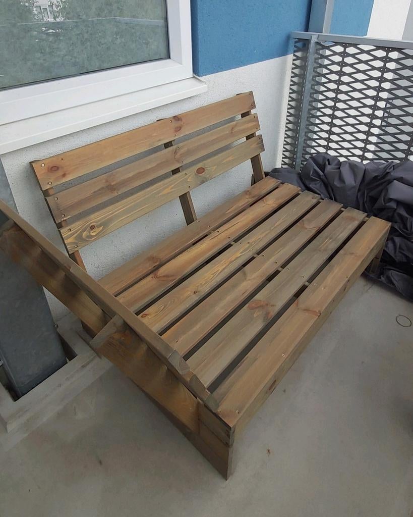 Palletbank met zijsteun
LUCCA Leenbakker incl kussens!, Ophalen, Zo goed als nieuw, Hout