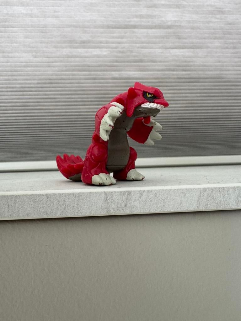 Pokemon Groudon mini figuur 2002 nintendo, Ophalen of Verzenden, Gebruikt