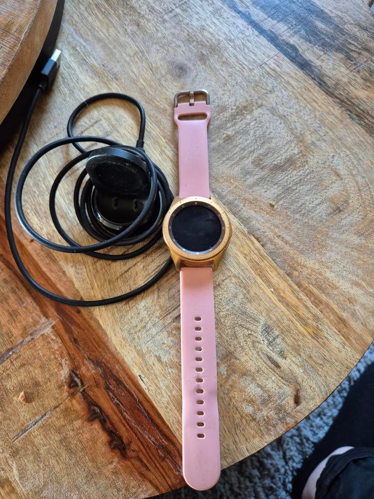 Samsung Smartwatch - Roze met oplader, Gebruikt, Ophalen of Verzenden, Samsung, Roze