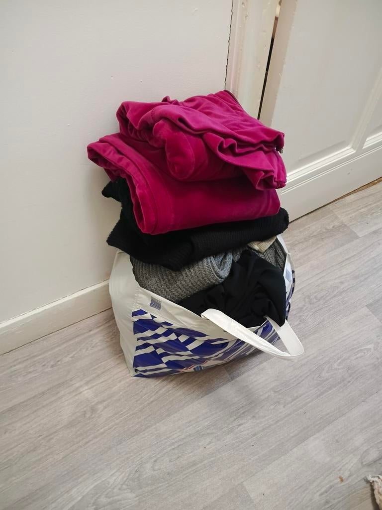 Gratis kleding voor vrouwen, maat 40-44, Kleding | Dames, Overige Dameskleding, Ophalen of Verzenden