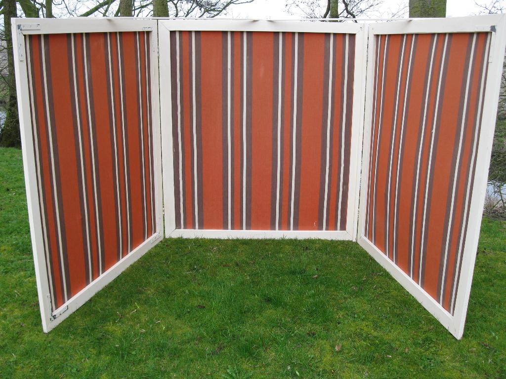 Uitklapbaar windscherm, houten frame met doek, verstelbaar., Caravans en Kamperen, Windschermen, Gebruikt, Ophalen