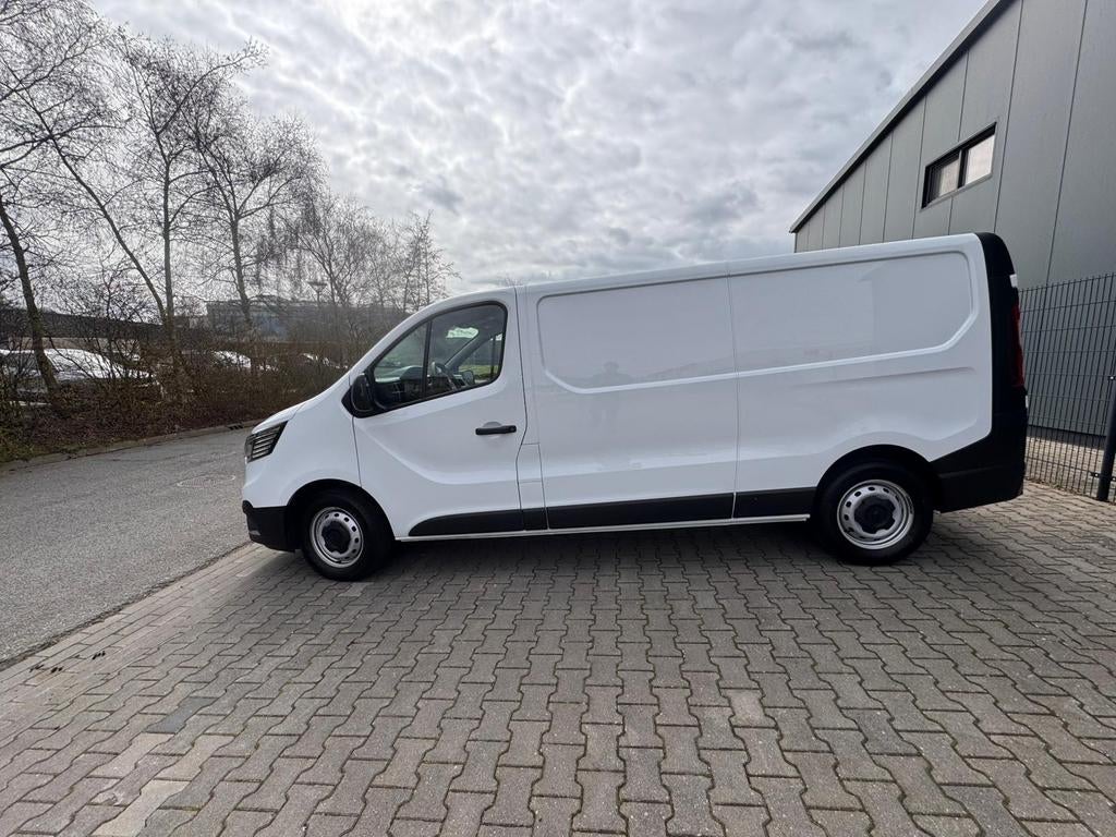Renault Trafic 2024 Airco, Voorwielaandrijving, Parkeersensor, Stof, 4 cilinders