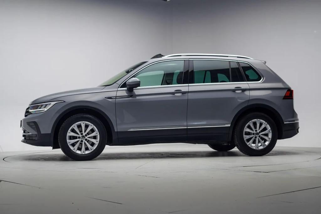 Volkswagen Tiguan 1.5 TSI Life Business NW MODEL [ Panorama, Voorwielaandrijving, 4 cilinders, 1404 kg, Origineel Nederlands