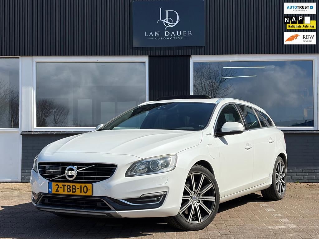 Volvo V60 2.4 D6 AWD Plug-In Hybrid Summum / Schuifdak /Leer, Wit, Vierwielaandrijving, 11 kWh, Te koop