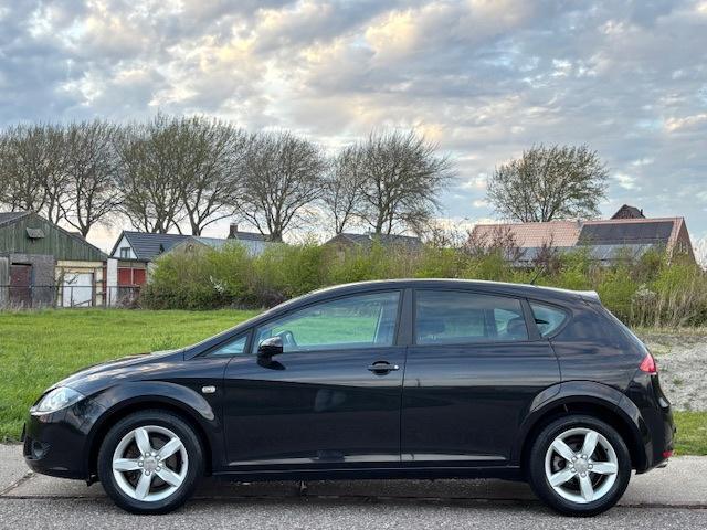 Seat Leon 1.4 TSI Businessline High ECC Audio-CD/MP3 Navigat, Gebruikt, 4 cilinders, Leon, Zwart