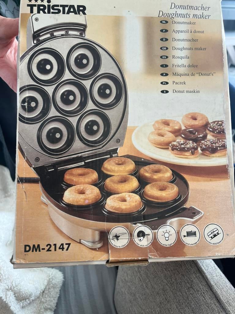 Donut maker, Ophalen of Verzenden, Gebruikt, Taarten of Cupcakes, Bakvorm