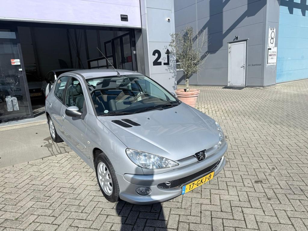Peugeot 206 1.4 Génération ZEER NETTE STAAT! AIRCO! 5DEURS, Voorwielaandrijving, Metallic lak, Stof, 4 cilinders