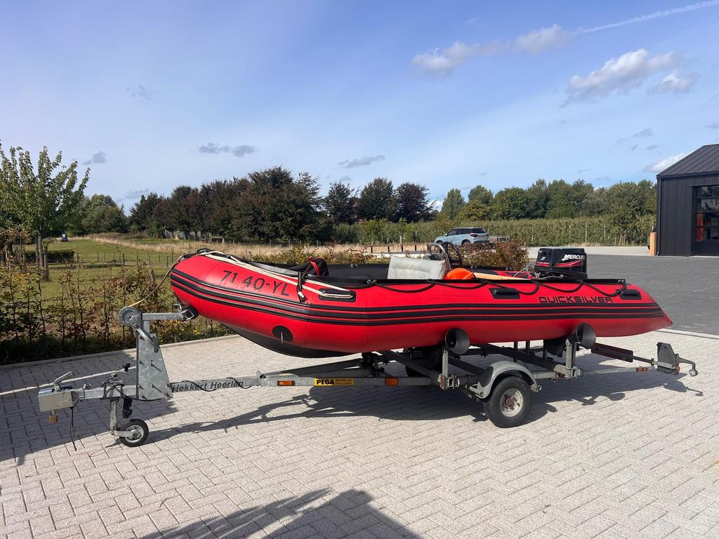 Quicksilver rubberboot met 30PK mercury Motor en Pega Traile, Quicksilver, Gebruikt, Ophalen of Verzenden, Benzine