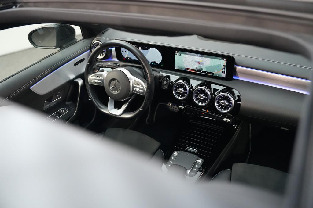 Mercedes-Benz A-Klasse 250 e AMG MAGNO MAT  PANO  NIGH, 12 maanden, Gebruikt, Zwart, 4 cilinders